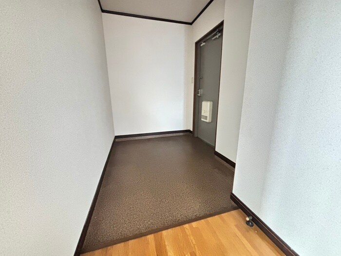 物件内観写真15　(玄関)
