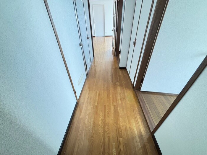 物件内観写真16　(廊下)