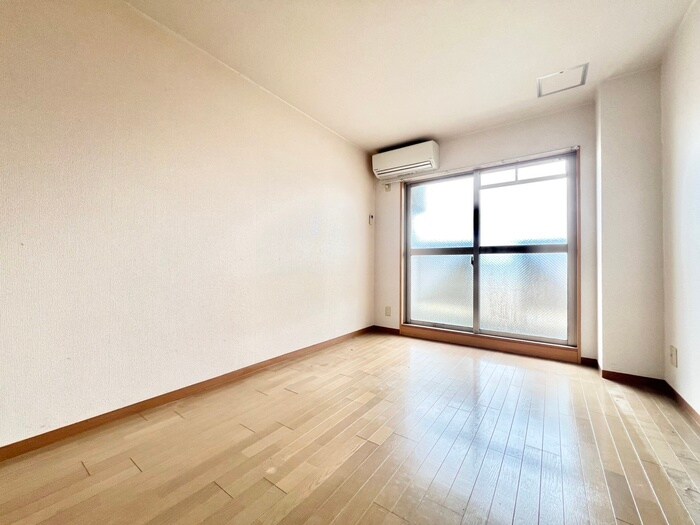 物件内観写真9　(居室)