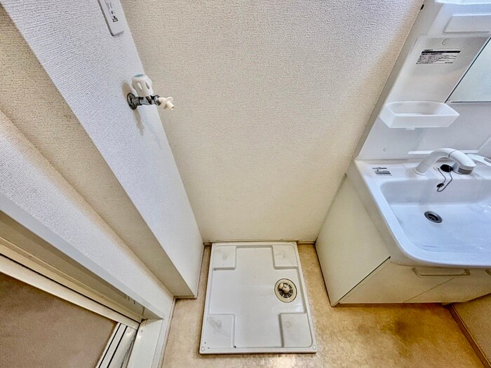 物件内観写真13　(洗濯機置場)