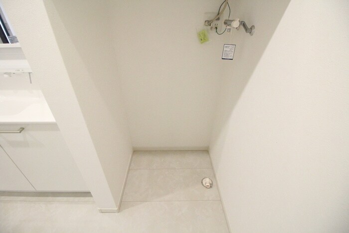 物件内観写真15　(洗濯機置場)