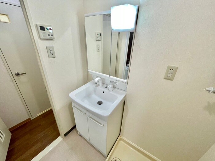 物件内観写真12　(洗面)