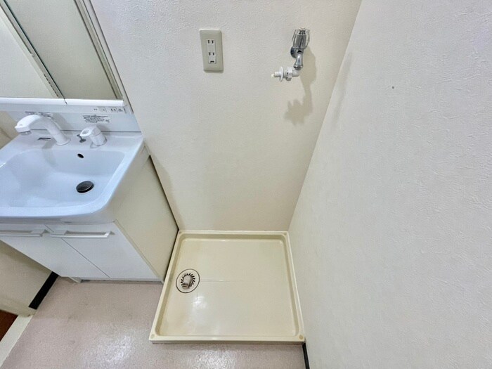 物件内観写真13　(洗濯機置場)