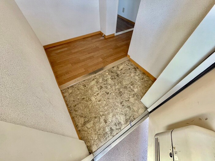 物件内観写真17　(玄関)