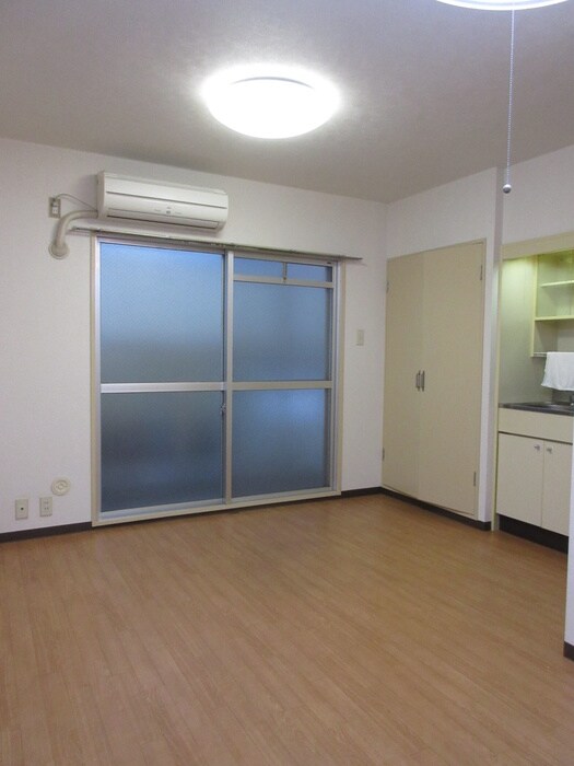 物件内観写真4　(居室)