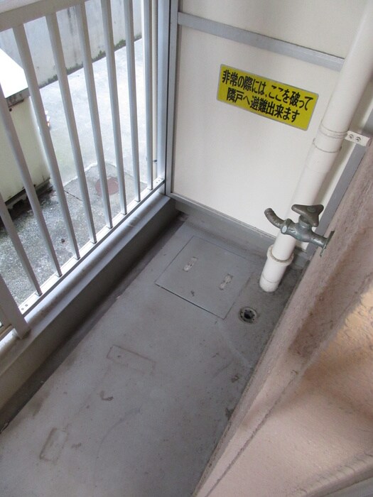 物件内観写真12　(洗濯機置場)