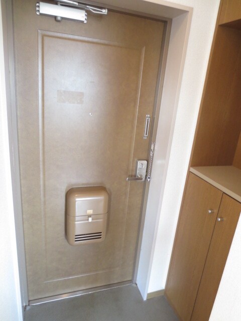 物件内観写真7　(玄関)
