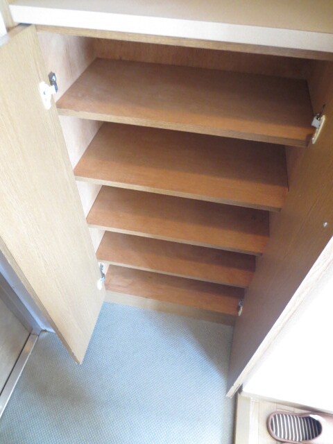 物件内観写真8　(靴箱)