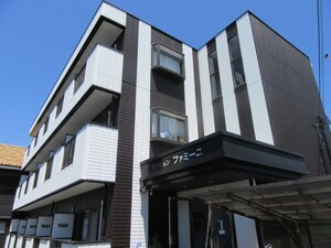 マンションファミーユ外観写真