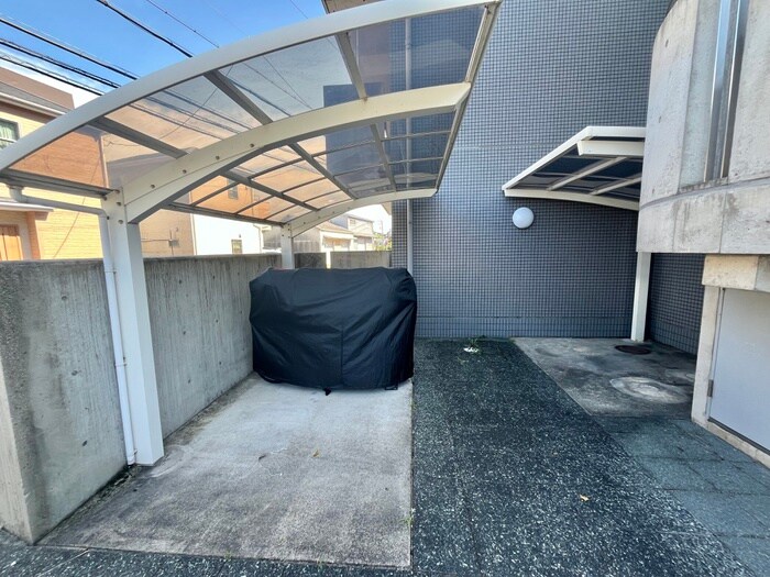 物件外観写真4　(駐輪場)