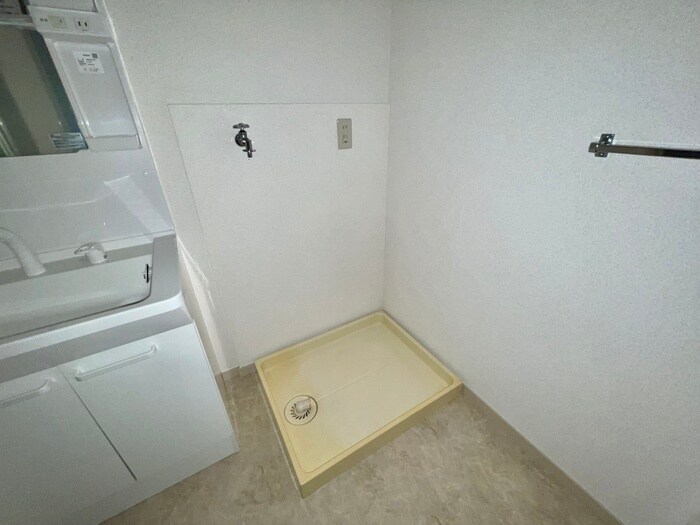 物件内観写真14　(洗濯機置場)