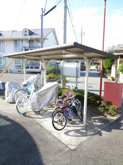 物件外観写真3　(駐輪場)
