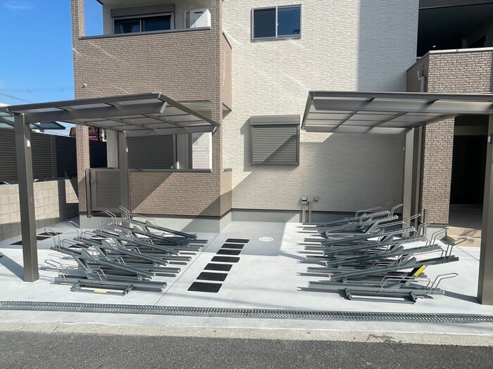 物件外観写真5　(駐輪場)