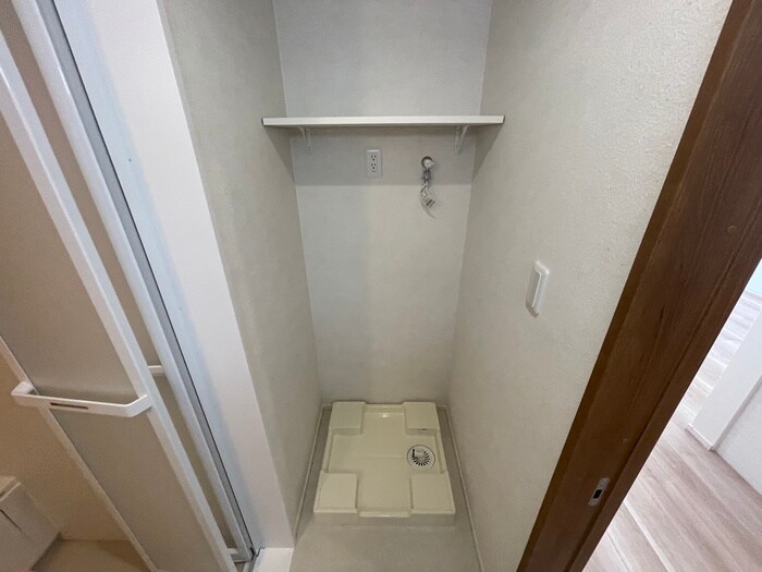 物件内観写真15　(洗濯機置場)