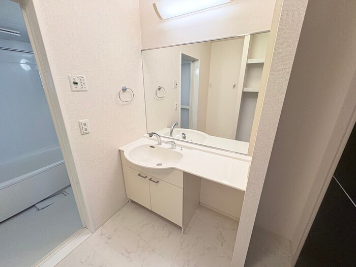 物件内観写真9　(洗面)