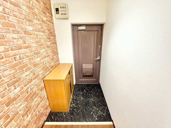 物件内観写真16　(玄関)