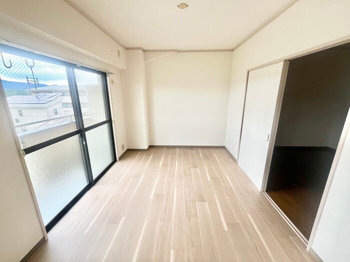 物件内観写真9　(居室)