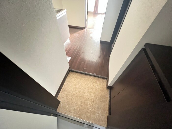 物件内観写真15　(玄関)