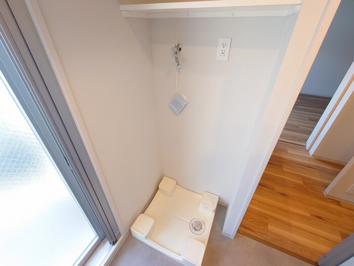 物件内観写真14　(洗濯機置場)