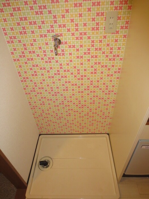 物件内観写真11　(洗濯機置場)