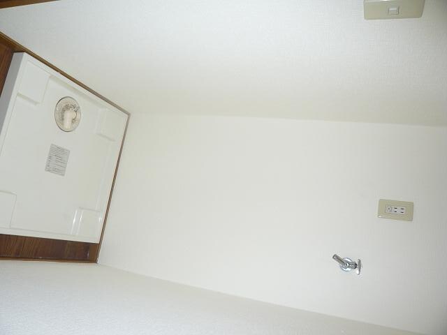 物件内観写真13　(洗濯機置場)