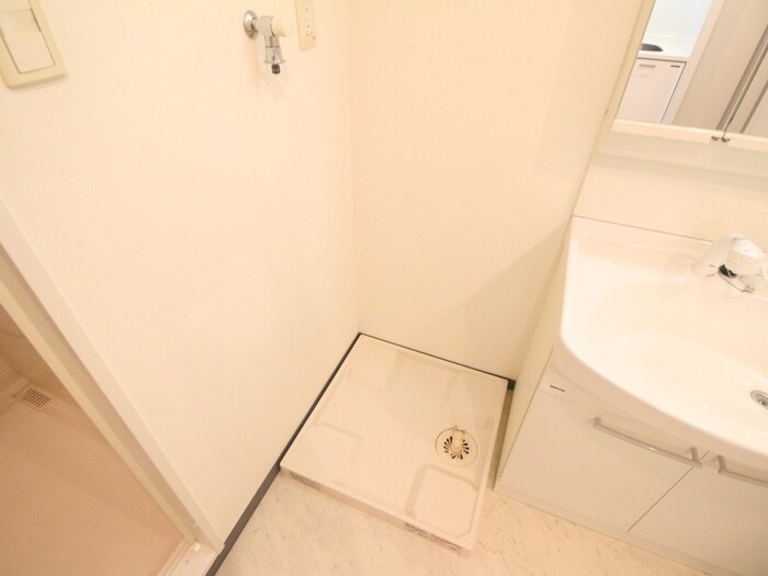 物件内観写真12　(洗濯機置場)