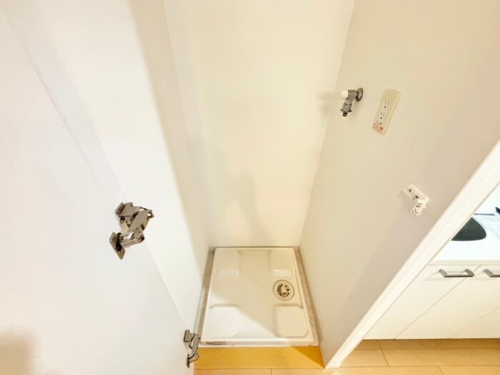 物件内観写真16　(洗濯機置場)