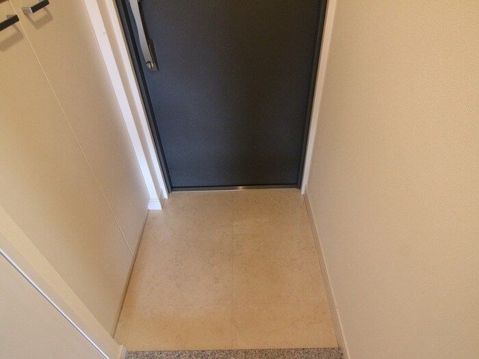 物件内観写真18　(玄関)