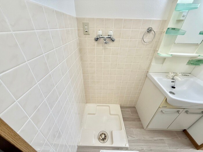 物件内観写真16　(洗濯機置場)