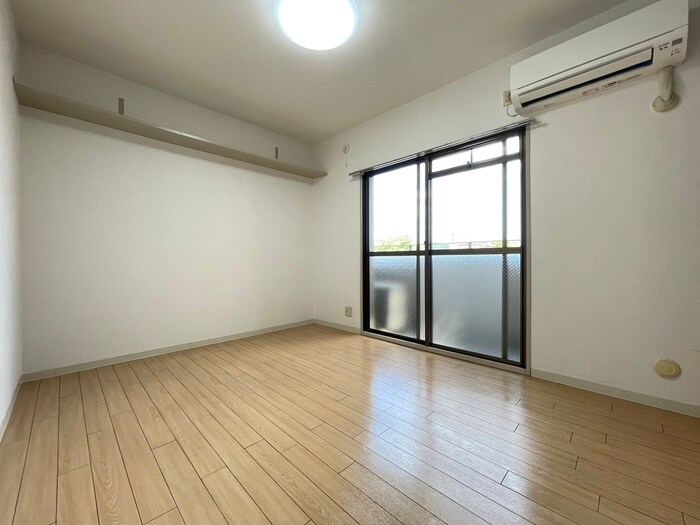 物件内観写真8　(居室)