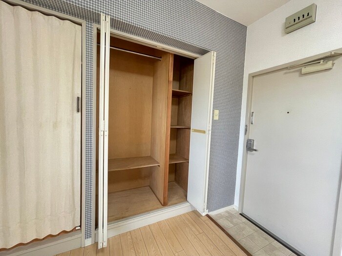 物件内観写真13　(収納)