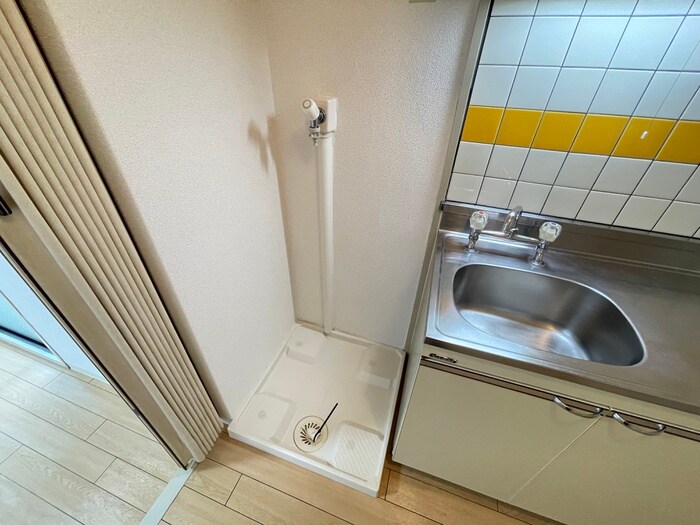 物件内観写真16　(洗濯機置場)