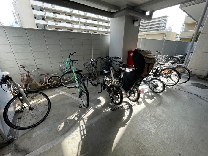 物件外観写真5　(駐輪場)