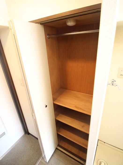 物件内観写真12　(収納)