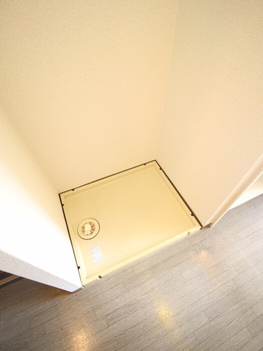 物件内観写真13　(洗濯機置場)