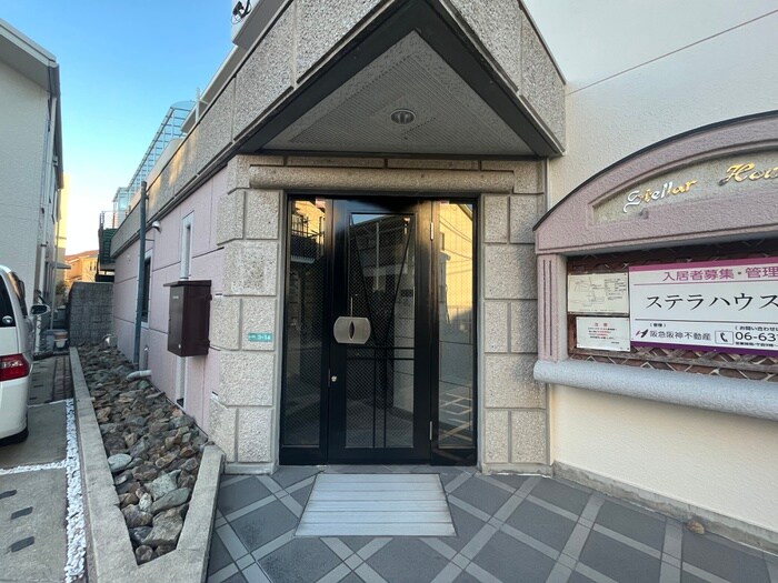 物件外観写真2　(同型モデル)