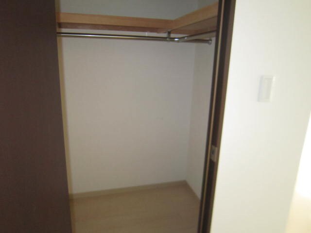 物件内観写真16　(収納)