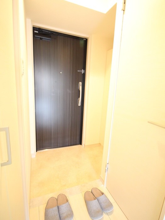 物件内観写真7　(玄関)