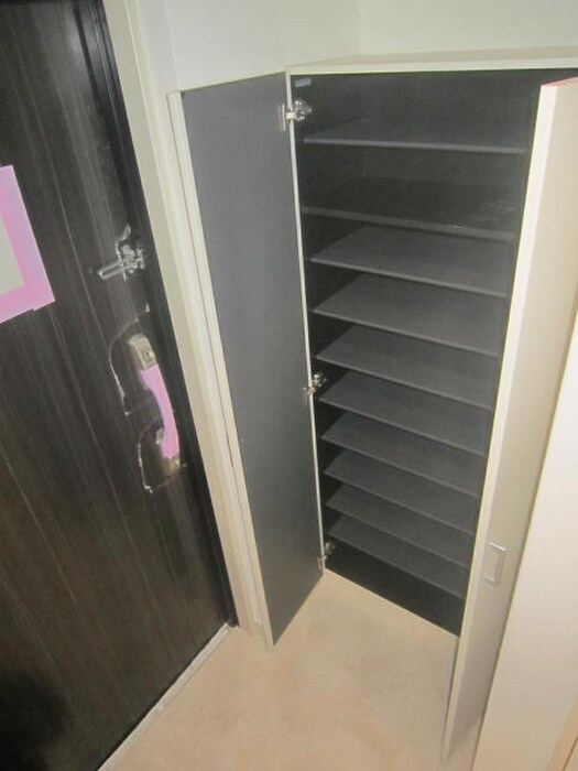 物件内観写真8　(靴箱)