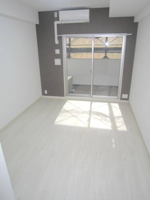 物件内観写真10　(室内からの展望)