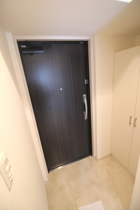 物件内観写真16　(玄関)