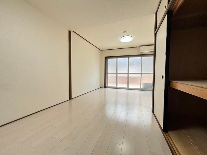 物件内観写真10　(居室)