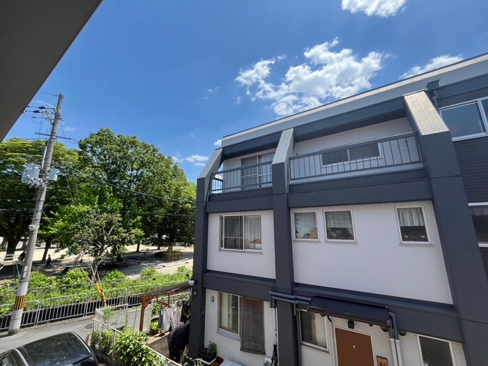 物件内観写真19　(室内からの展望)