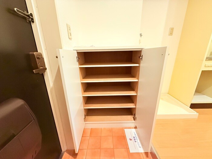 物件内観写真9　(靴箱)