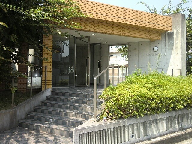 物件外観写真5　(エントランス部分)