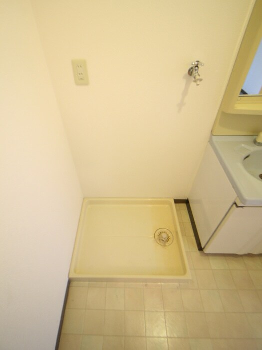 物件内観写真15　(洗濯機置場)