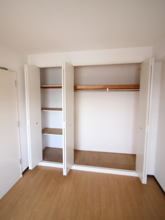 物件内観写真16　(収納)