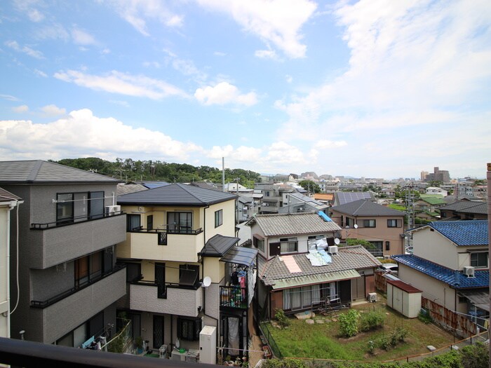 物件内観写真18　(室内からの展望)