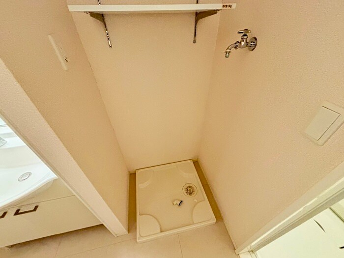 物件内観写真16　(洗濯機置場)