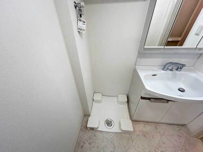 物件内観写真12　(洗濯機置場)